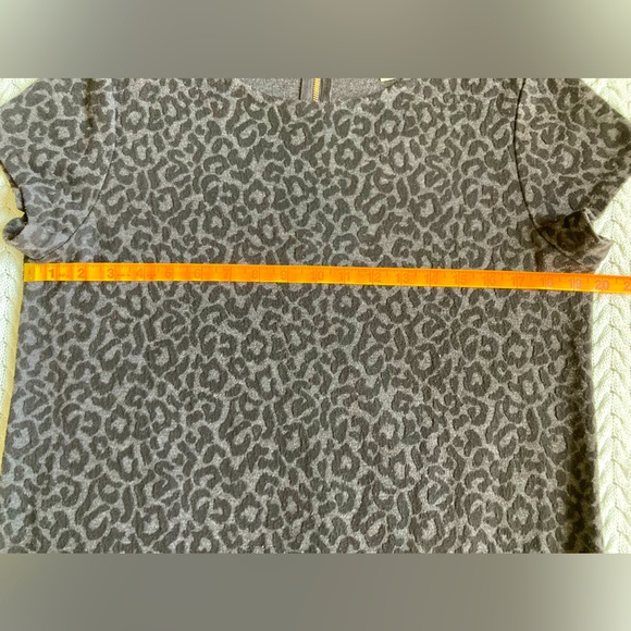 Adorable Ann Taylor Loft Grey Leopard Print Mini Shift Dress - Picture 7 of 8